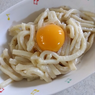 １人飯！【35円】うどんカルボナーラ